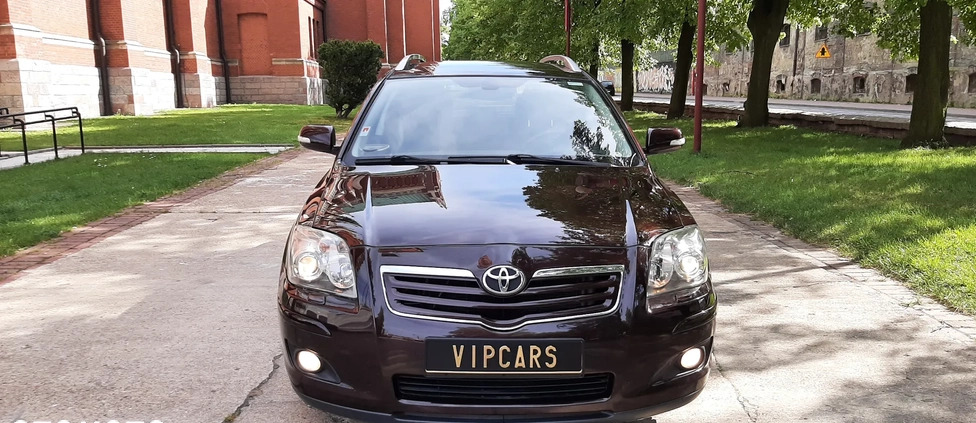 Toyota Avensis cena 19999 przebieg: 220000, rok produkcji 2008 z Złocieniec małe 781